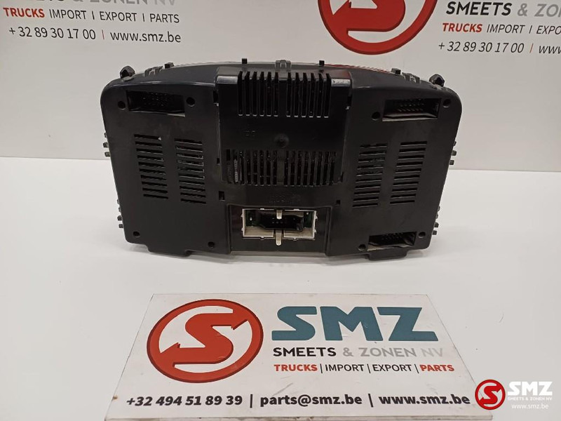 MAN Occ instrumentenpaneel MAN - Panel de instrumentos pour Camion: photos 2 MAN Occ instrumentenpaneel MAN - Panel de instrumentos pour Camion: photos 2