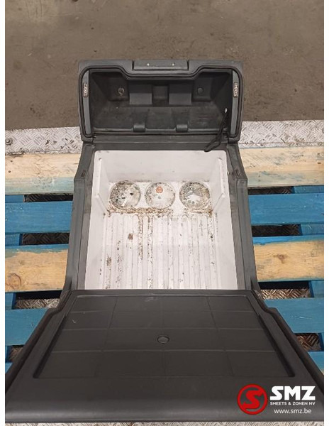MAN Occ koelkast 35L MAN - Cabine et intérieur pour Camion: photos 5 MAN Occ koelkast 35L MAN - Cabine et intérieur pour Camion: photos 5