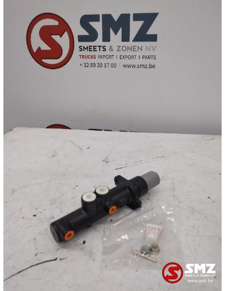 Mercedes-Benz Hoofdremcilinder mercedes sprinter a000431630164 - Cylindre de frein pour Camion: photos 1 Mercedes-Benz Hoofdremcilinder mercedes sprinter a000431630164 - Cylindre de frein pour Camion: photos 1