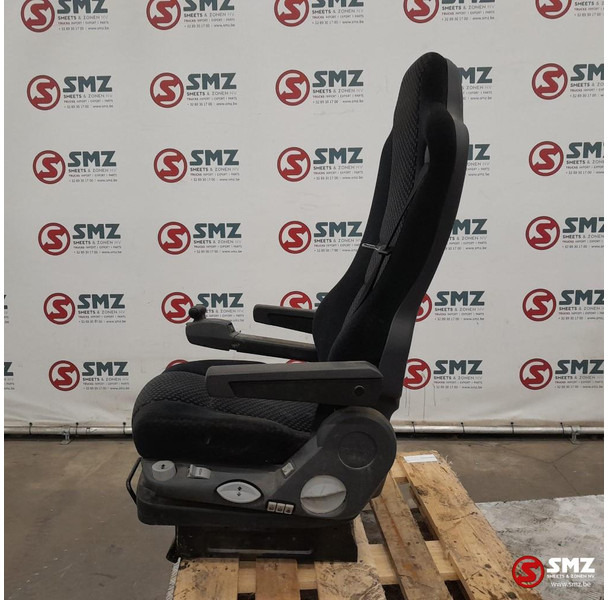 Mercedes-Benz Occ bestuurdersstoel Mercedes Actros MP3 - Cabine et intérieur pour Camion: photos 3 Mercedes-Benz Occ bestuurdersstoel Mercedes Actros MP3 - Cabine et intérieur pour Camion: photos 3