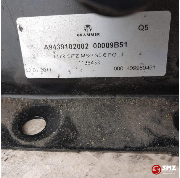 Mercedes-Benz Occ bestuurdersstoel Mercedes Actros MP3 - Cabine et intérieur pour Camion: photos 5 Mercedes-Benz Occ bestuurdersstoel Mercedes Actros MP3 - Cabine et intérieur pour Camion: photos 5