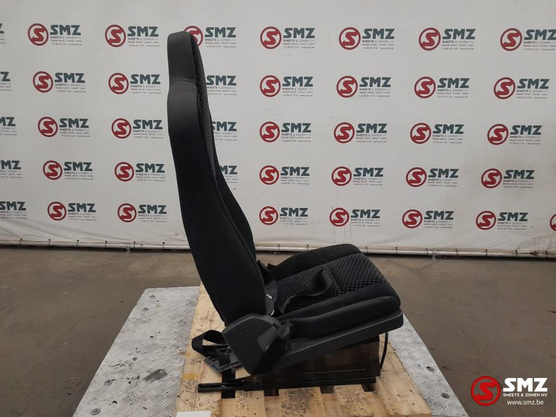 Mercedes-Benz Occ bijrijdersstoel Mercedes - Cabine et intérieur pour Camion: photos 4 Mercedes-Benz Occ bijrijdersstoel Mercedes - Cabine et intérieur pour Camion: photos 4