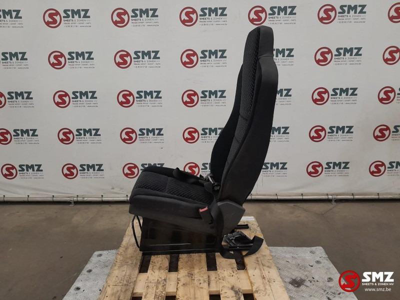 Mercedes-Benz Occ bijrijdersstoel Mercedes - Cabine et intérieur pour Camion: photos 3 Mercedes-Benz Occ bijrijdersstoel Mercedes - Cabine et intérieur pour Camion: photos 3