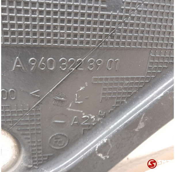 Mercedes-Benz Occ bladveerbeugel vooras links Mercedes - Frame/ Châssis pour Camion: photos 5 Mercedes-Benz Occ bladveerbeugel vooras links Mercedes - Frame/ Châssis pour Camion: photos 5