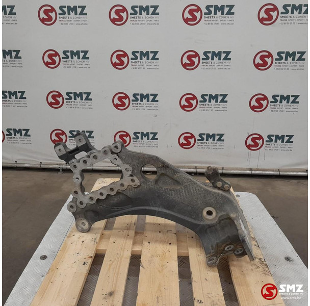 Mercedes-Benz Occ bladveerbeugel vooras rechts Mercedes - Frame/ Châssis pour Camion: photos 2 Mercedes-Benz Occ bladveerbeugel vooras rechts Mercedes - Frame/ Châssis pour Camion: photos 2