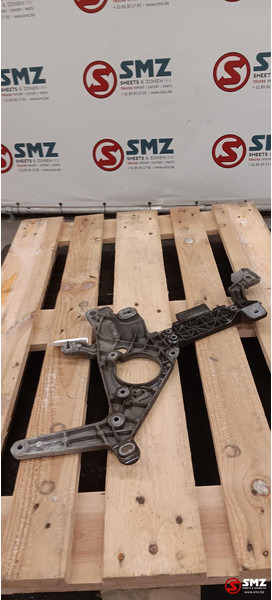 Mercedes-Benz Occ opstapsteunbeugel links Mercedes - Cabine et intérieur pour Camion: photos 1 Mercedes-Benz Occ opstapsteunbeugel links Mercedes - Cabine et intérieur pour Camion: photos 1