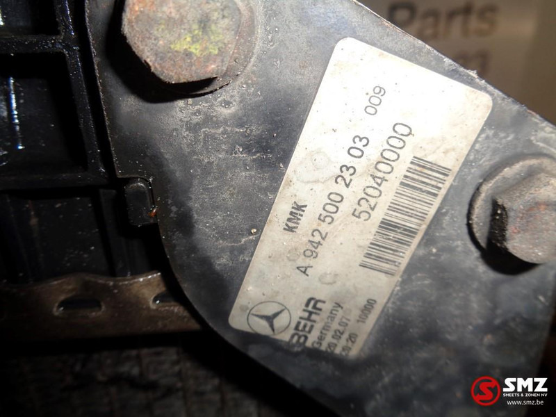 Mercedes-Benz Occ radiator Mercedes Actros - Radiateur pour Camion: photos 3 Mercedes-Benz Occ radiator Mercedes Actros - Radiateur pour Camion: photos 3