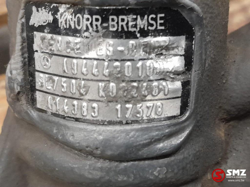 Mercedes-Benz Occ remklauw achter links Mercedes - Étrier de frein pour Camion: photos 3 Mercedes-Benz Occ remklauw achter links Mercedes - Étrier de frein pour Camion: photos 3