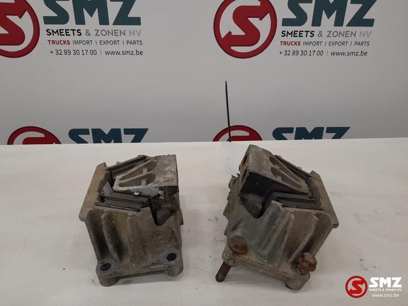 Mercedes-Benz Occ set motorsteunen Mercedes Actros 1831 A9412415 - Support de moteur pour Camion: photos 3 Mercedes-Benz Occ set motorsteunen Mercedes Actros 1831 A9412415 - Support de moteur pour Camion: photos 3