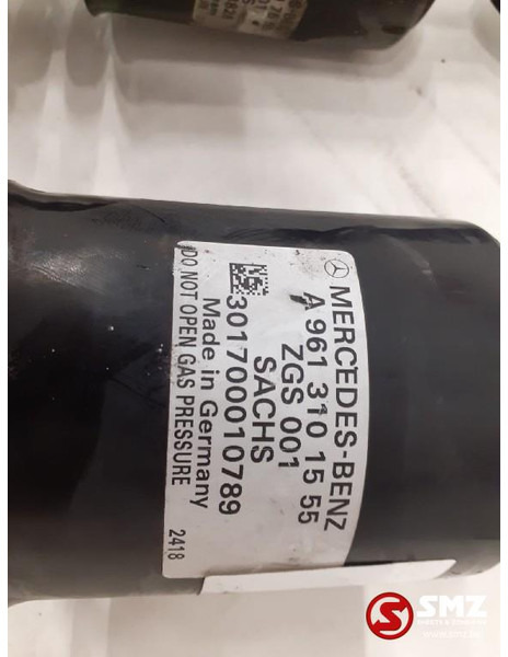 Mercedes-Benz Occ set schokdempers cabinevering Mercedes - Suspension de cabine pour Camion: photos 3 Mercedes-Benz Occ set schokdempers cabinevering Mercedes - Suspension de cabine pour Camion: photos 3