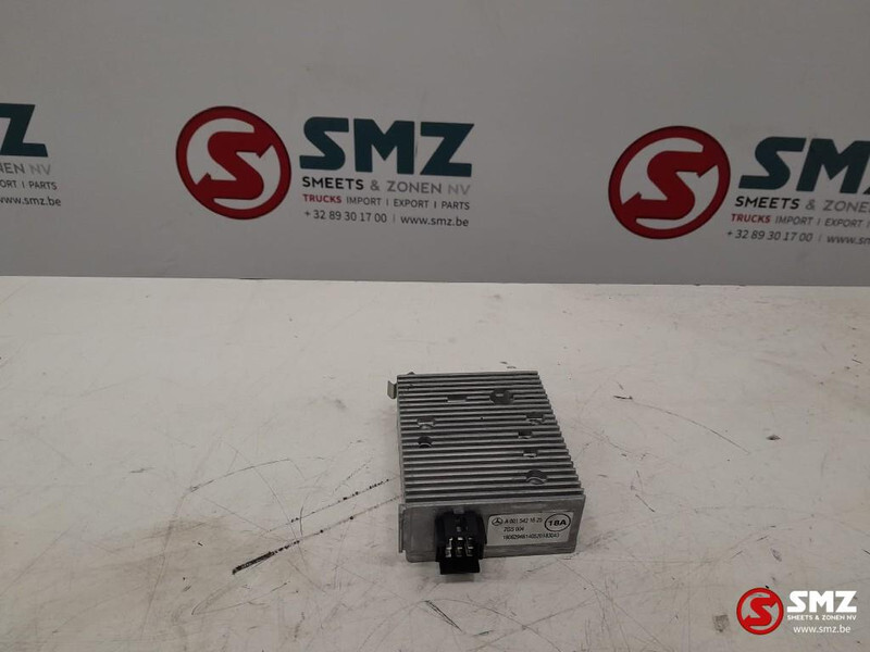 Mercedes-Benz Occ spanningsomvormer Mercedes Actros MP4 A0015421 - Bloc de gestion pour Camion: photos 1 Mercedes-Benz Occ spanningsomvormer Mercedes Actros MP4 A0015421 - Bloc de gestion pour Camion: photos 1