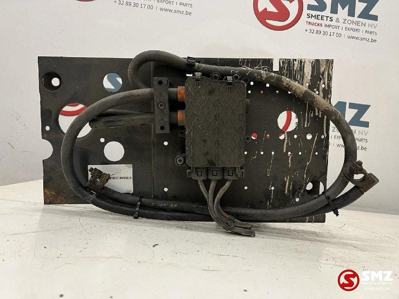 Mercedes-Benz Occ verdeelkast Actros MP2 - Système électrique pour Camion: photos 1 Mercedes-Benz Occ verdeelkast Actros MP2 - Système électrique pour Camion: photos 1