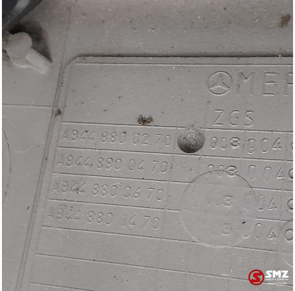 Mercedes-Benz Occ voorbumper Mercedes - Pare-chocs pour Camion: photos 3 Mercedes-Benz Occ voorbumper Mercedes - Pare-chocs pour Camion: photos 3
