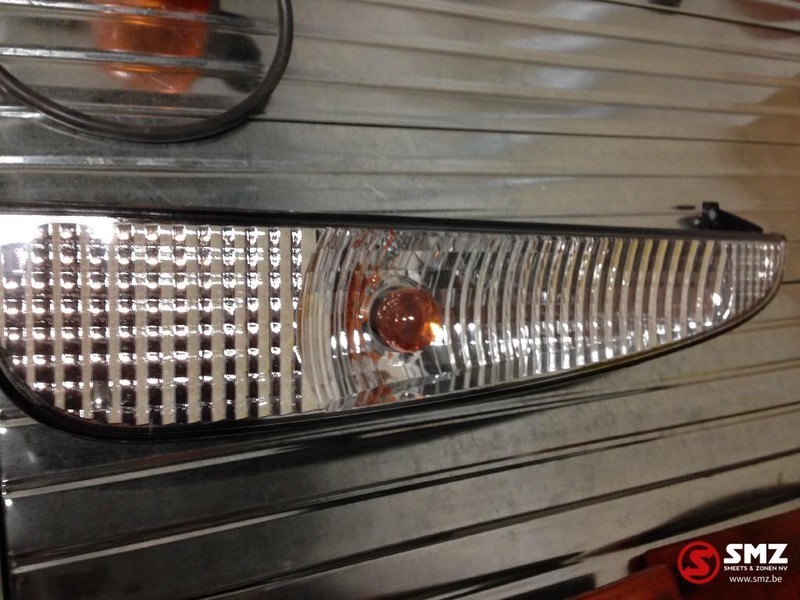 Mercedes-Benz Pinker rechts Mercedes axor - Clignotants pour Camion: photos 1 Mercedes-Benz Pinker rechts Mercedes axor - Clignotants pour Camion: photos 1