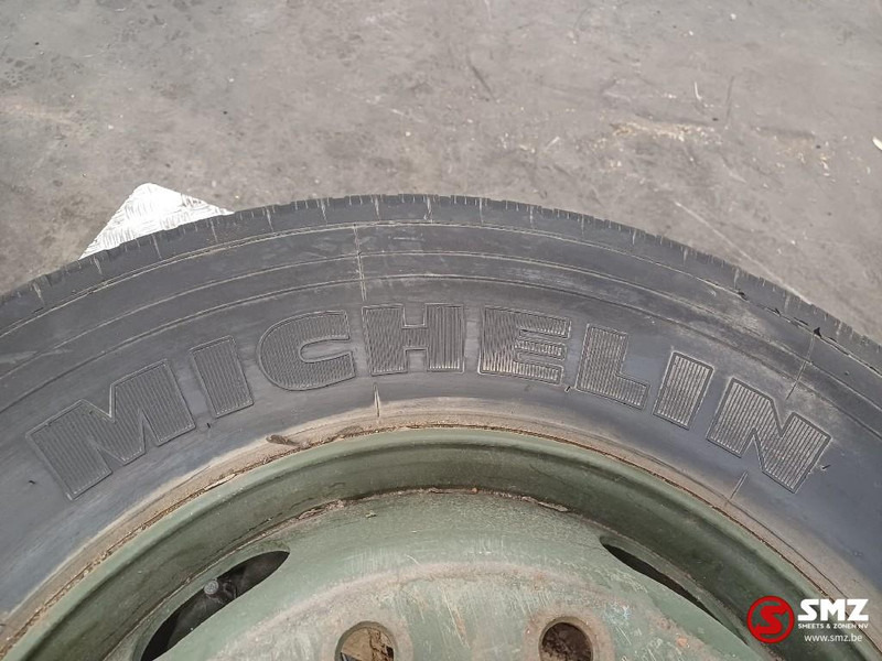 Michelin Occ vrachtwagenband 11R22.5 148/145L Michelin - Pneu pour Camion: photos 2 Michelin Occ vrachtwagenband 11R22.5 148/145L Michelin - Pneu pour Camion: photos 2