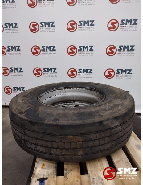 Michelin Occ vrachtwagenband Michelin 315/80R22.5 - Pneu pour Camion: photos 1 Michelin Occ vrachtwagenband Michelin 315/80R22.5 - Pneu pour Camion: photos 1
