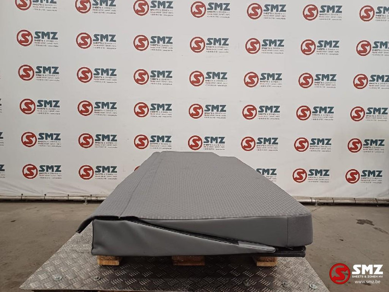 Renault Occ bed Renault - Cabine et intérieur pour Camion: photos 3 Renault Occ bed Renault - Cabine et intérieur pour Camion: photos 3