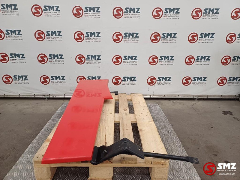 Renault Occ cabinespoiler links Renault - Aérodynamique/ Spoilers pour Camion: photos 2 Renault Occ cabinespoiler links Renault - Aérodynamique/ Spoilers pour Camion: photos 2