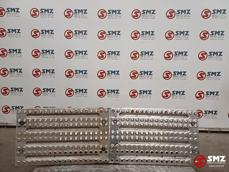 Renault Occ set bordesplaten Renault - Frame/ Châssis pour Camion: photos 1 Renault Occ set bordesplaten Renault - Frame/ Châssis pour Camion: photos 1