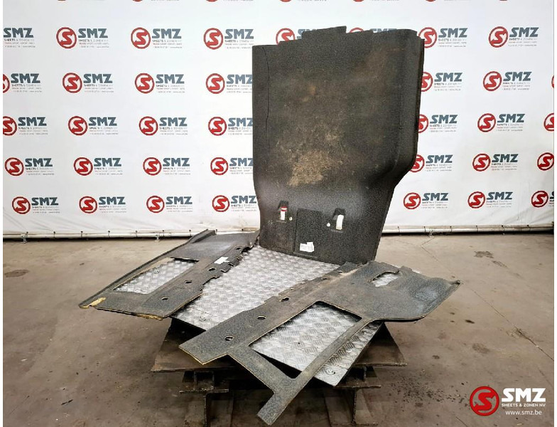 Renault Occ vloermattenset Renault - Cabine et intérieur pour Camion: photos 4 Renault Occ vloermattenset Renault - Cabine et intérieur pour Camion: photos 4