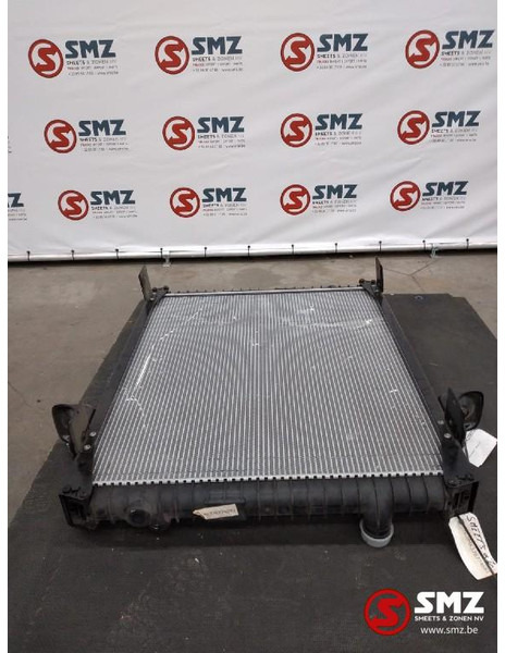 Renault Radiator Renault KERAX, PREMIUM, PREMIUM 2 - Radiateur: photos 1 Renault Radiator Renault KERAX, PREMIUM, PREMIUM 2 - Radiateur: photos 1