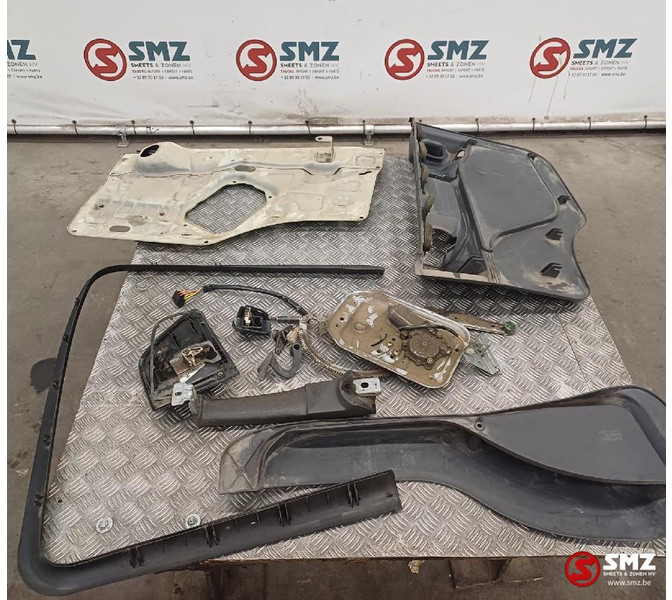 Scania Occ deur rechts + binnenbekleding 4 Serie Torpedo - Portière et pièces pour Camion: photos 5 Scania Occ deur rechts + binnenbekleding 4 Serie Torpedo - Portière et pièces pour Camion: photos 5