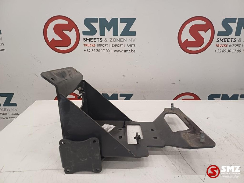 Volvo Occ spatbordsteun vooras rechtsachter Volvo - Carrosserie et extérieur pour Camion: photos 2 Volvo Occ spatbordsteun vooras rechtsachter Volvo - Carrosserie et extérieur pour Camion: photos 2