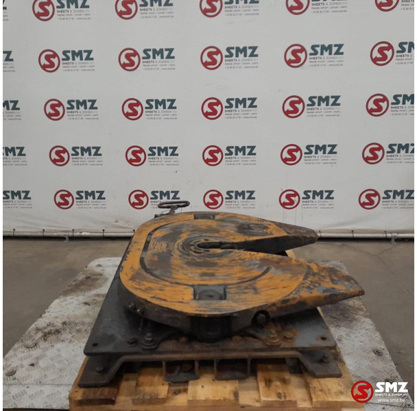 Jost Occ koppelschotel JSK42K + montageplaat JOST - Sellette d'attelage pour Camion: photos 3 Jost Occ koppelschotel JSK42K + montageplaat JOST - Sellette d'attelage pour Camion: photos 3