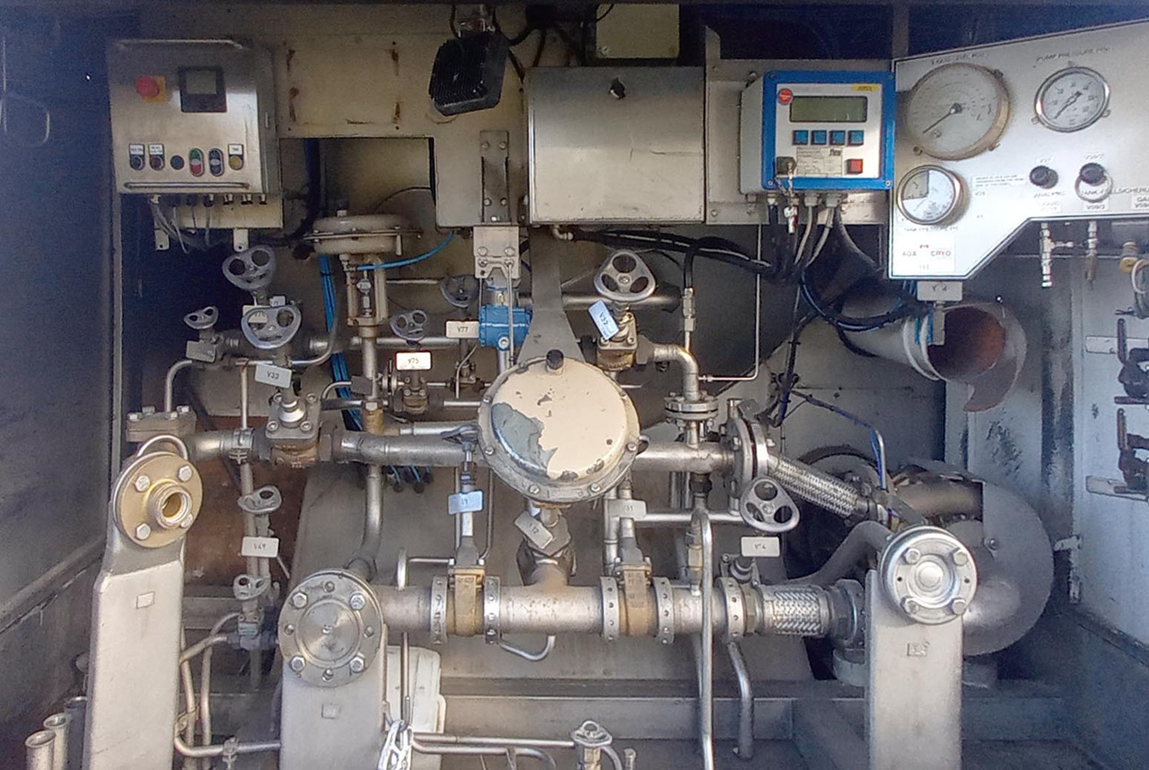 AGA Cryo Gas tank semi-trailer cryogenic used for nitrogen, argon, oxygen, LIN, LOX, LAR. - Semi-remorque citerne: photos 4 AGA Cryo Gas tank semi-trailer cryogenic used for nitrogen, argon, oxygen, LIN, LOX, LAR. - Semi-remorque citerne: photos 4