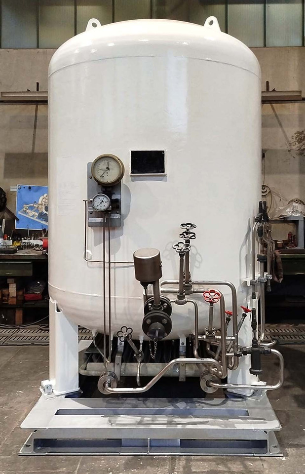 Gas tank on pallet for oxygen, argon, nitrogen, carbon dioxide, CO2, LNG. - Cuve de stockage: photos 1 Gas tank on pallet for oxygen, argon, nitrogen, carbon dioxide, CO2, LNG. - Cuve de stockage: photos 1