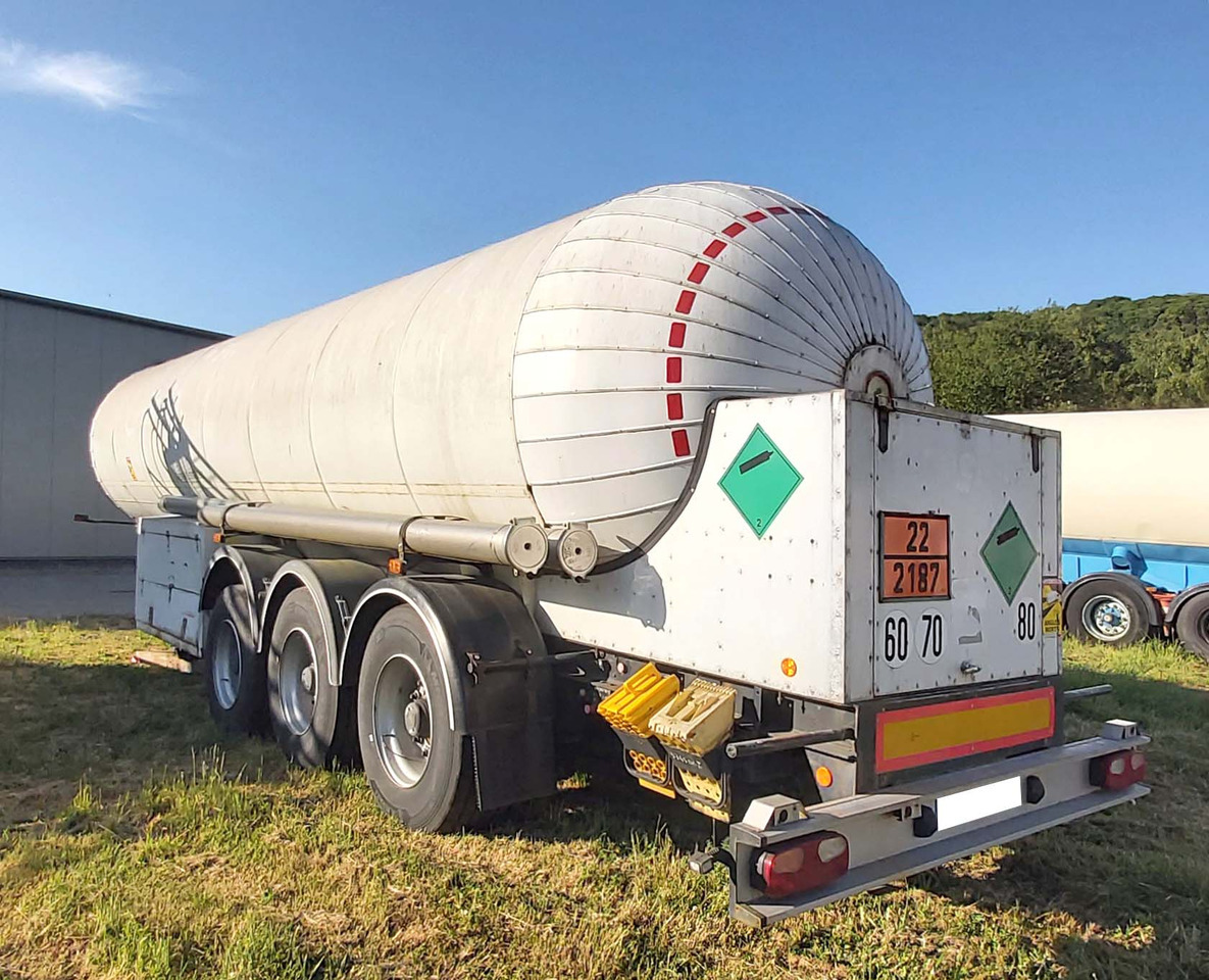 ROBINE Gas tank semi-trailer used for CO2, Carbon dioxide - Semi-remorque citerne: photos 4 ROBINE Gas tank semi-trailer used for CO2, Carbon dioxide - Semi-remorque citerne: photos 4