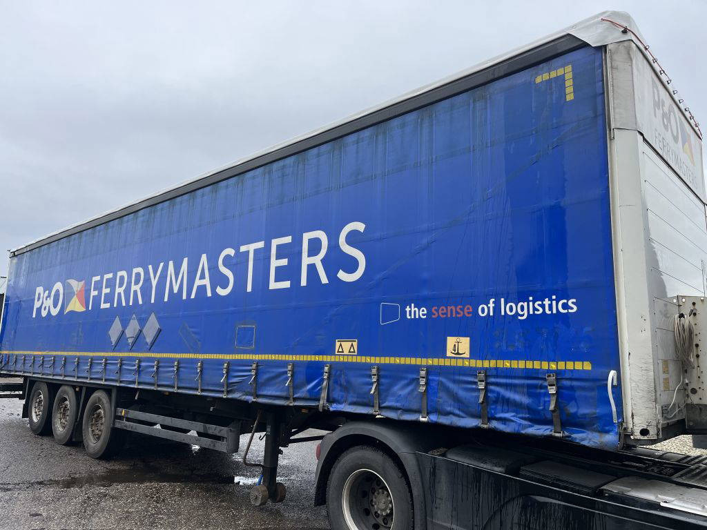 Schmitz Cargobull Coil  - Camion à rideaux coulissants: photos 1 Schmitz Cargobull Coil  - Camion à rideaux coulissants: photos 1