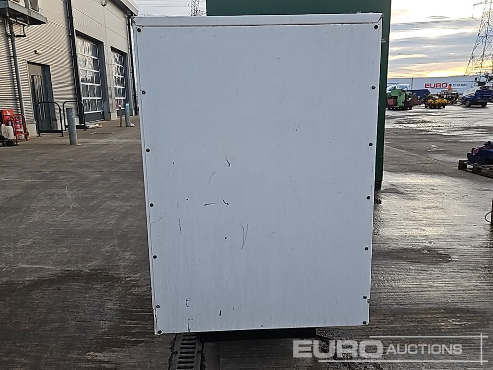 110 kVA Generator, Perkins Engine - Groupe électrogène: photos 4 110 kVA Generator, Perkins Engine - Groupe électrogène: photos 4