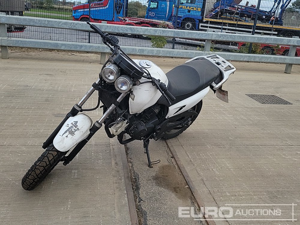2004 Honda XL125 - Motocyclette: photos 1 2004 Honda XL125 - Motocyclette: photos 1