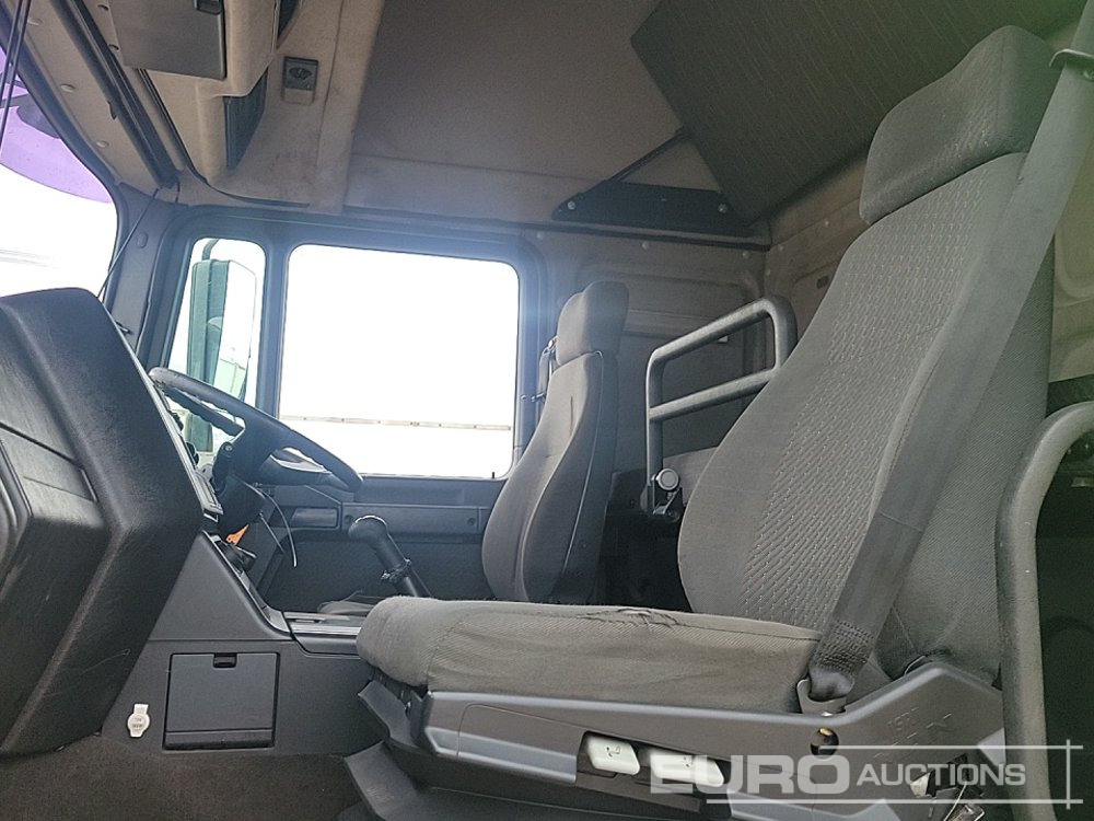 Camion citerne 2005 MAN ME18.220: photos 31