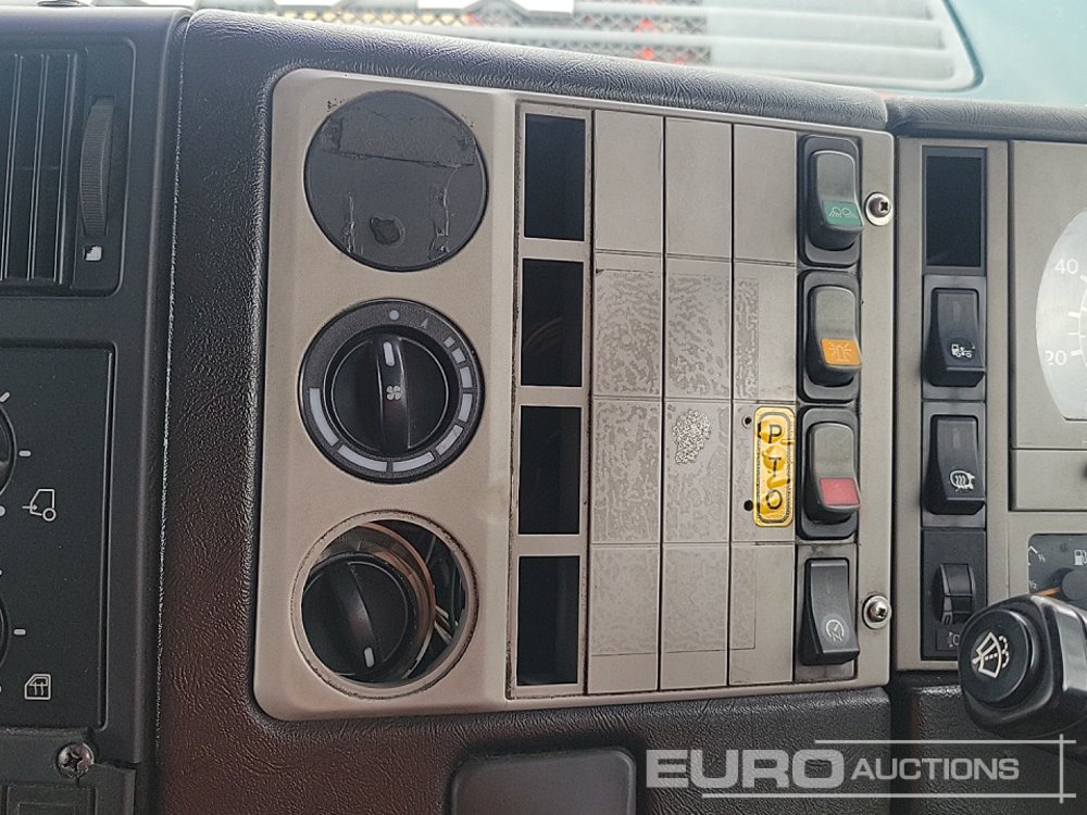 Camion citerne 2005 MAN ME18.220: photos 39