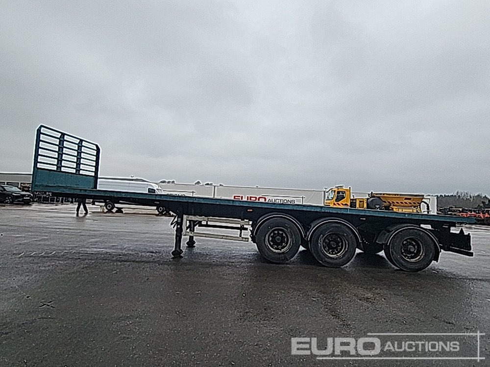 2007 SDC 45' Tri Axle Extendable Flat Trailer, Rear Steer Axle, PBW Axles - Semi-remorque plateau: photos 2 2007 SDC 45' Tri Axle Extendable Flat Trailer, Rear Steer Axle, PBW Axles - Semi-remorque plateau: photos 2
