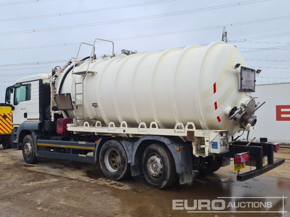 2009 MAN TGS26.320 - Camion citerne: photos 3 2009 MAN TGS26.320 - Camion citerne: photos 3