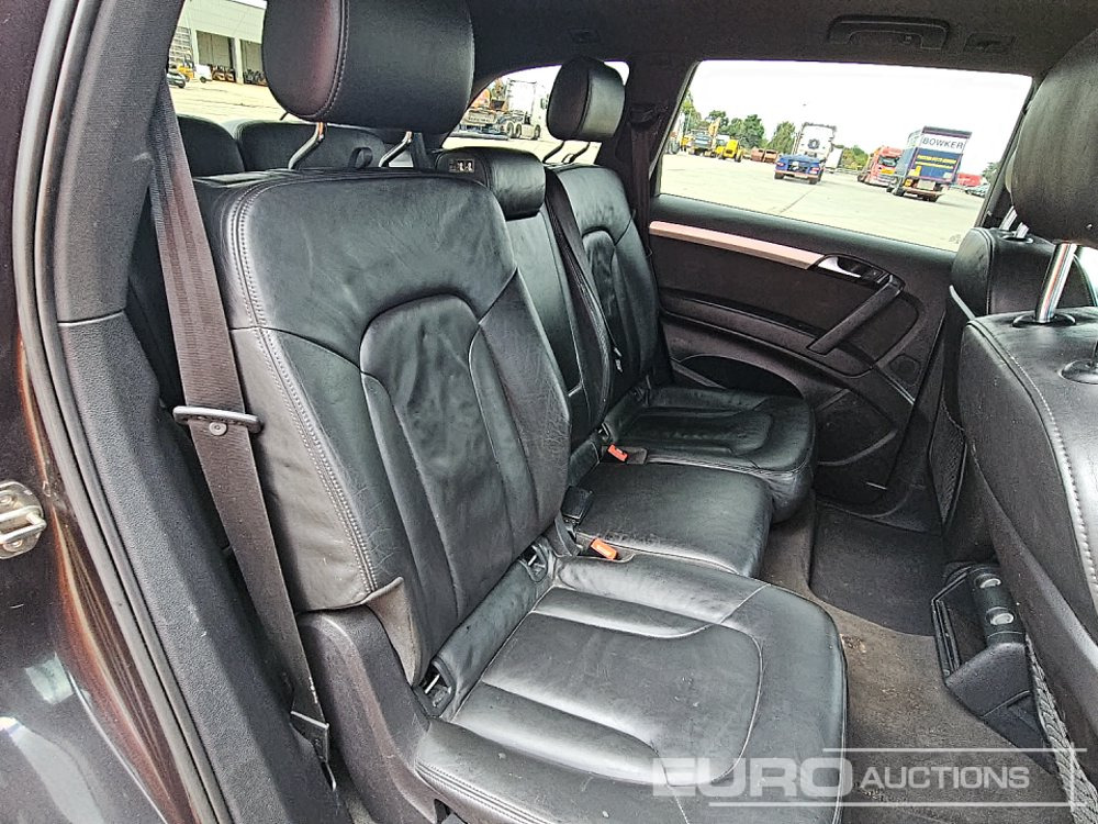 SUV 2011 Audi Q7: photos 13