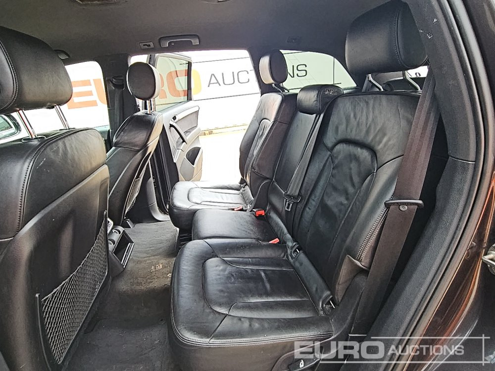 SUV 2011 Audi Q7: photos 14