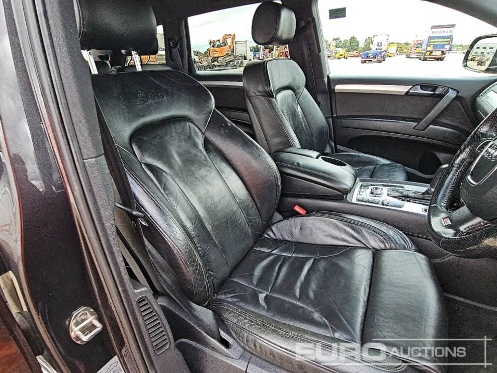 SUV 2011 Audi Q7: photos 26