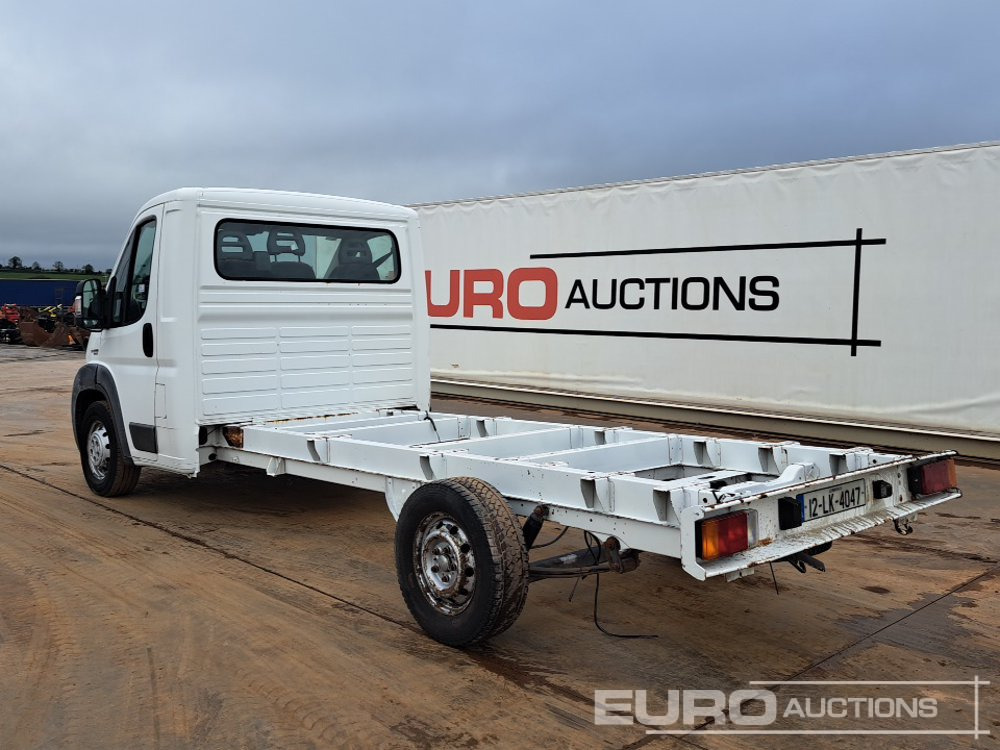 2012 Fiat Ducato Maxi - Utilitaire plateau: photos 3 2012 Fiat Ducato Maxi - Utilitaire plateau: photos 3