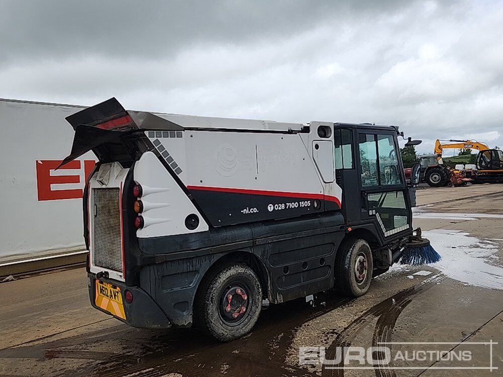 2012 Schmidt Compact 200 - Balayeuse de voirie: photos 5 2012 Schmidt Compact 200 - Balayeuse de voirie: photos 5
