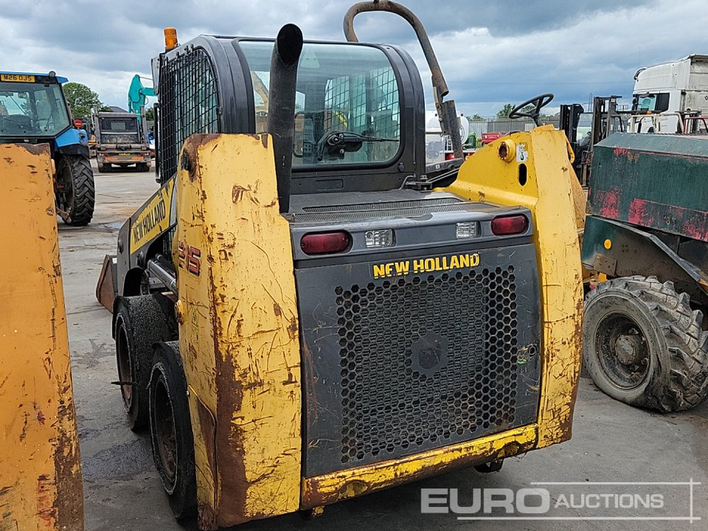 2013 New Holland L215 - Mini chargeuse: photos 2 2013 New Holland L215 - Mini chargeuse: photos 2