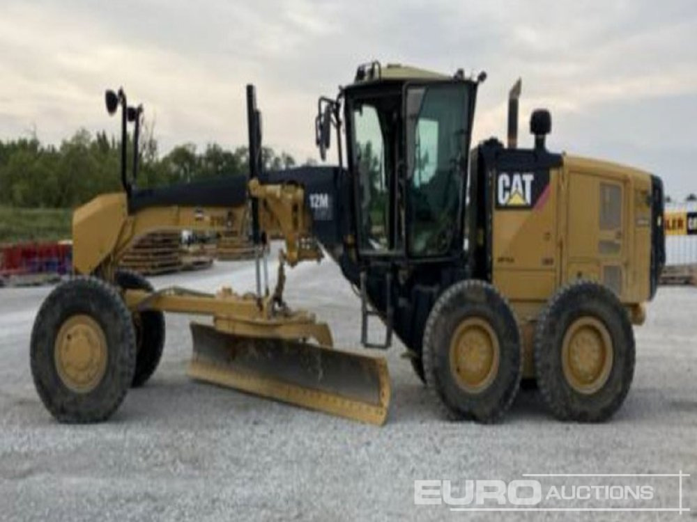 2014 CAT 12M2AWD - Niveleuse: photos 2 2014 CAT 12M2AWD - Niveleuse: photos 2