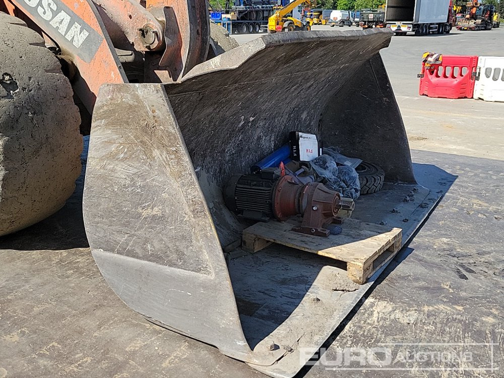 Chargeuse sur pneus 2014 Doosan DL300: photos 13