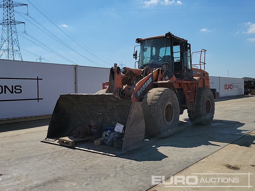 2014 Doosan DL300 - Chargeuse sur pneus: photos 1 2014 Doosan DL300 - Chargeuse sur pneus: photos 1