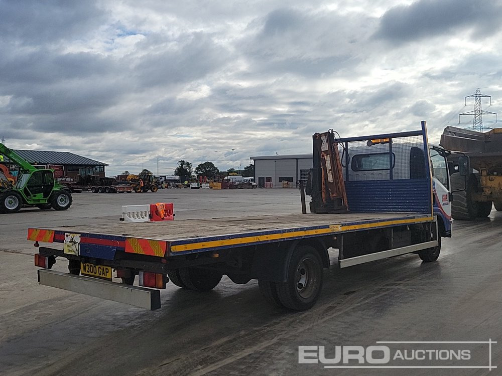 2015 Isuzu NPR - Camion plateau: photos 5 2015 Isuzu NPR - Camion plateau: photos 5