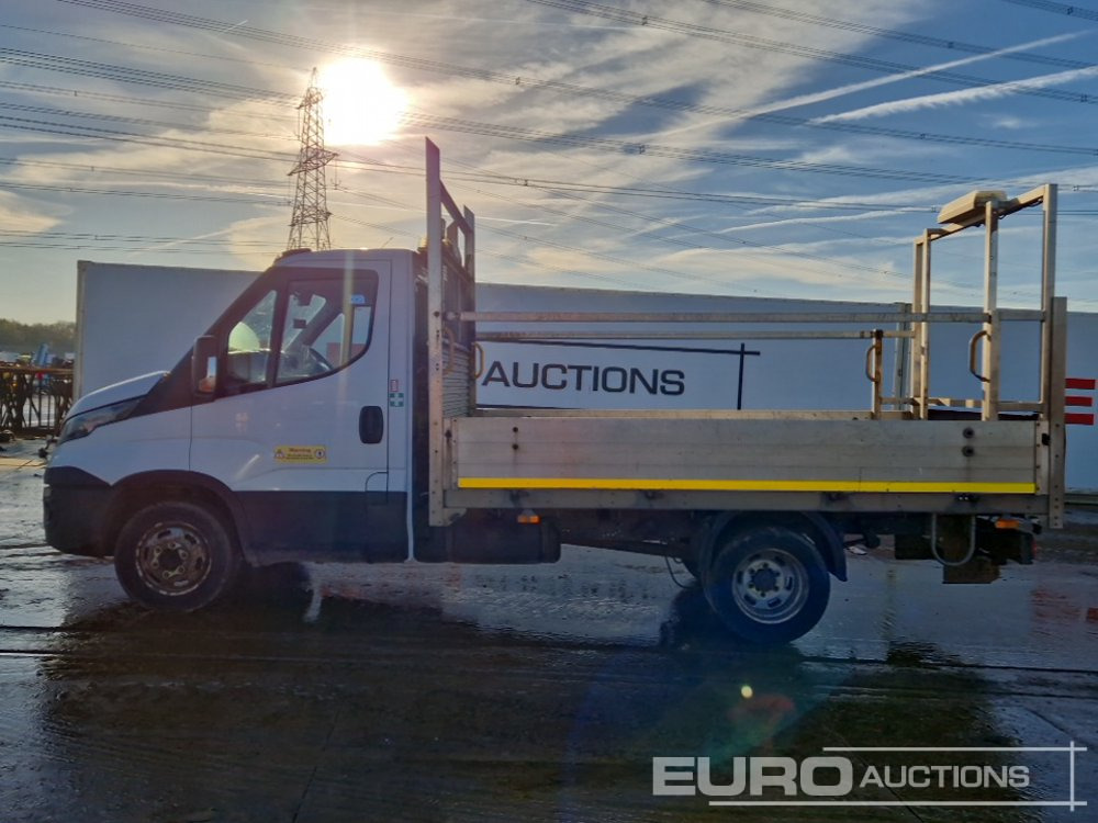 2015 Iveco Daily 35C13 - Utilitaire plateau: photos 2 2015 Iveco Daily 35C13 - Utilitaire plateau: photos 2