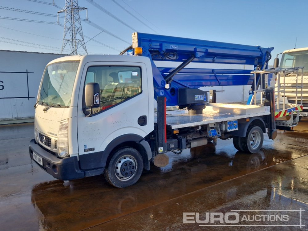 2015 Nissan 35.12 - Transport de personnes: photos 1 2015 Nissan 35.12 - Transport de personnes: photos 1